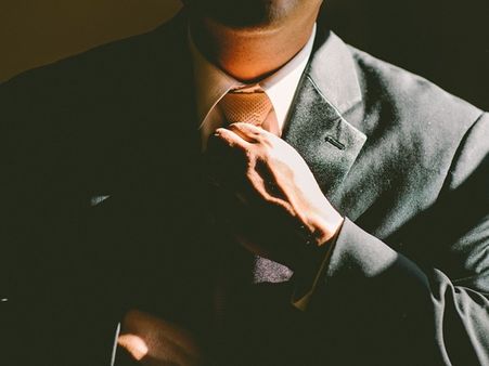 ഭാര്യയെ ശിക്ഷിക്കാന്‍ എസ്‌കോര്‍ട്ട് സൈറ്റില്‍ വിവരങ്ങള്‍ നല്‍കി; ഒടുവില്‍ പോലീസ് പിടിയില്‍