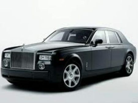 കണ്ടെയ്‌നര്‍ ലോറിയില്‍ റോള്‍സ് റോയ്‌സ് കടത്താന്‍ ശ്രമം... വാളയാറില്‍ പിടിയില്‍