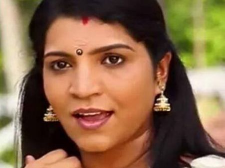 തമിഴ് മക്കളെ ഹരം കൊള്ളിച്ച സരിതയുടെ ആത്മകഥ മലയാളത്തിലേക്കും; ഇനി ആരുടെയൊക്കെ ഉറക്കം പോകും