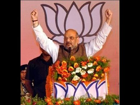 അമിത് ഷാ മുഖ്യമന്ത്രിയാകാന്‍ ഗുജറാത്തിലേക്ക്? നിതിന്‍ പട്ടേലും വിജയ് രൂപാനിയും മത്സരത്തിന്!