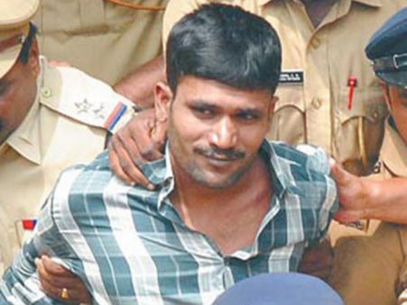 സ്വാമി കൊല്ലില്ല.. അതുകൊണ്ട് ഗോവിന്ദസ്വാമി ഗോവിന്ദച്ചാമിയായി! ചാമിക്ക് കൊല്ലാം, ചാര്‍ളിക്കും അല്ലേ?