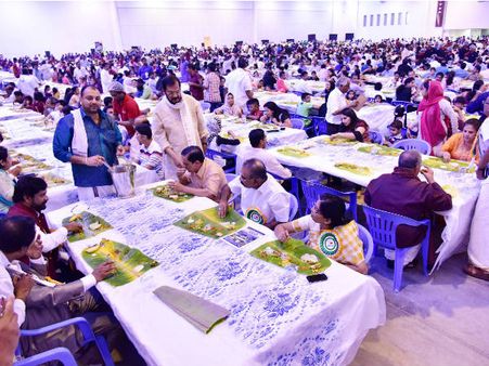 ഓണാഘോഷം ചരിത്രമായി; ഓണസദ്യയില്‍ പങ്കെടുത്തത് 14,000ത്തിലേറെ പേര്‍