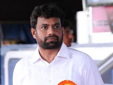 സാമിന്‍റെ കവിതയോട് തികഞ്ഞ വിയോജിപ്പെന്ന് ജോണ്‍ ബ്രിട്ടാസ്; പക്ഷേ 'ഷോ'യുടെ കാര്യത്തില്‍ പിറകോട്ടില്ല