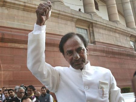 ക്ഷേത്രത്തിലേക്ക് മുഖ്യമന്ത്രിയുടെ വക 3.7 കോടി രൂപയുടെ സ്വര്‍ണ കിരീടം