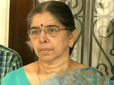 ഇത്രയും പറയിപ്പിക്കുന്നത് ചാനലിലെ 'യോഗ്യത ഇല്ലാത്ത ബന്ധുനിയമനം; നിവൃത്തികേടുകൊണ്ടെന്ന് ഡോ. സുലേഖ