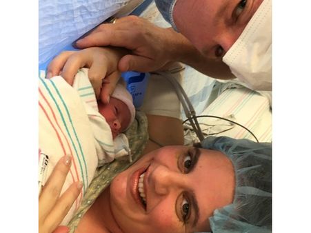 ആദ്യത്തെ ജനനത്തിന് ശേഷം വീണ്ടു ഗര്‍ഭപാത്രത്തിലേക്ക്, മാസങ്ങള്‍ക്ക് ശേഷം വീണ്ടും ജനനം