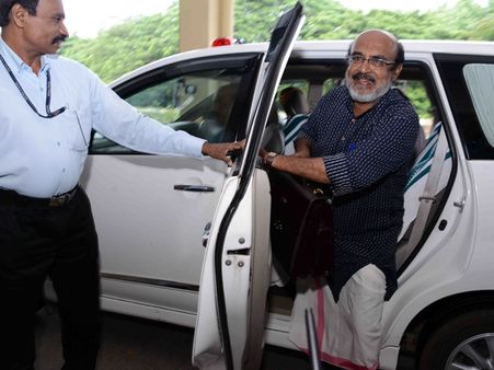 കുടുംബാംഗങ്ങള്‍ ഭാഗാധാര രജിസ്‌ട്രേഷന്‍ നികുതി വര്‍ധന പിന്‍വലിച്ചു