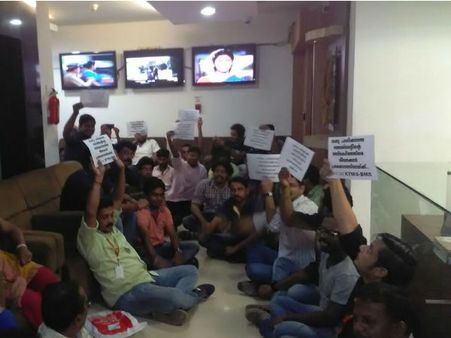 അരി വാങ്ങിക്കാന്‍ കൂലിപ്പണിക്ക് പോണം; സൂര്യ ടീവിയിലെ ജീവനക്കാര്‍ക്ക് ശമ്പളവര്‍ദ്ധനവ് നാമ മാത്രം...