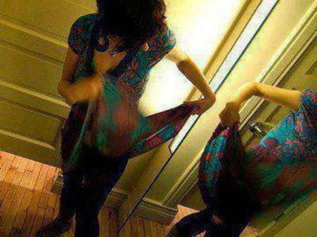 വിദ്യാര്‍ത്ഥിനികളുടെ 'ബാത്‌റൂം' ദൃശ്യം പകര്‍ത്താന്‍ ക്യാമറ: അധ്യാപകനെ കയ്യോടെ പിടിച്ചു