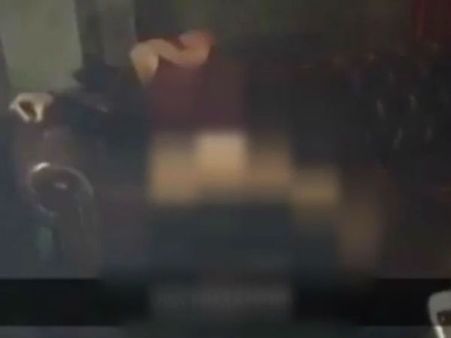 25 പേര്‍ നോക്കി നില്‍ക്കെ, പാതി രാത്രിയില്‍ പബ്ബില്‍ വച്ച് സെക്‌സ്... വീഡിയോ വൈറലോട് വൈറല്‍