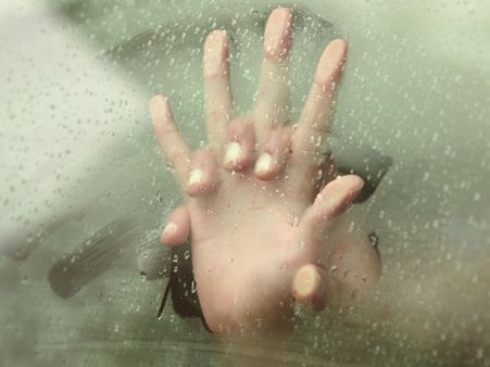 കാറിനുള്ളില്‍ കമിതാക്കളുടെ സെക്‌സ്... ഒടുവില്‍ മരണം; തണുപ്പകറ്റാന്‍ ശ്രമിച്ചത് ജീവന്‍ കവര്‍ന്ന കദനകഥ