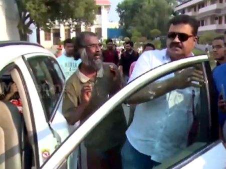 നികുതി 'വെട്ടിയ്ക്കുന്നതില്‍' സുരേഷ് ഗോപിയും മോശക്കാരനല്ല? ഓഡി കാറിന്റെ നികുതി; അപ്പോള്‍ കള്ളപ്പണം!!