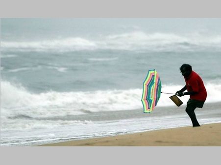 വര്‍ധ: ആന്ധ്ര പ്രദേശില്‍ ജാഗ്രതാ നിര്‍ദേശം, 9,400 പേരെ ഒഴിപ്പിച്ചു