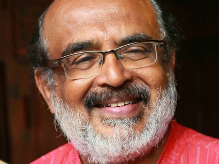 ഒരു മാസം കൊണ്ട് ഒരു പുസ്തകമെഴുതി.. ഇത്രയ്ക്ക് ഫ്രീയാണോ ധനകാര്യമന്ത്രി തോമസ് ഐസക്ക്.. അതോ?