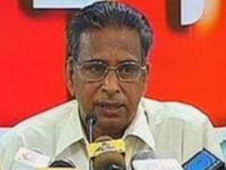 മണിയുടെ രാജി; വിഎസ് ഒറ്റപ്പെടുന്നോ..? വിഎസിനെതിരെ വൈക്കം വിശ്വനും