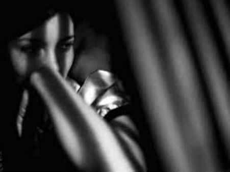 മ്യൂസിക് സിസ്റ്റം സൂക്ഷിച്ച പെട്ടി പരിശോധിച്ച സിഐഎസ്എഫ് ഞെട്ടി, 27കാരി പിടിയില്‍!!! ലക്ഷ്യം ദുരൂഹം..