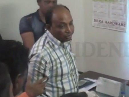 വഴിമുടക്കി കിടന്ന ബിജെപി എംഎല്‍എയുടെ കാര്‍ മാറ്റിച്ചു;എഞ്ചിനീയര്‍ക്ക് കിട്ടിയ ശിക്ഷകേട്ടാല്‍ ഞെട്ടും