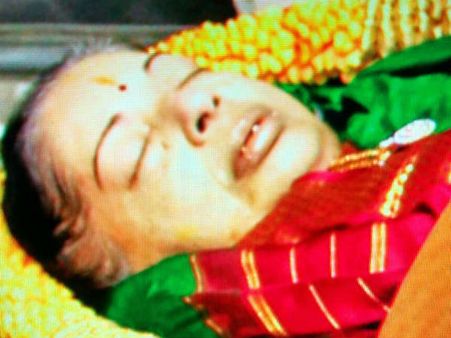 ജയലളിതയുടെ മരണത്തില്‍ ദുരൂഹത നീങ്ങുന്നില്ല!! ഗവര്‍ണറുടെ റിപ്പോര്‍ട്ട് പുറത്ത്;ചിലതൊളിച്ച് കേന്ദ്രം!!