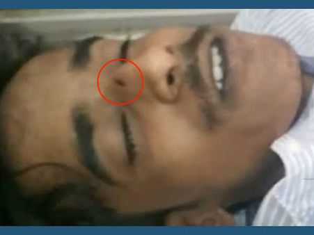 ജിഷ്ണുവിന്റേത് ' വെറും ആത്മഹത്യ ' യാക്കാന്‍ പിണറായി പൊലീസ്..എഫ്‌ഐആറില്‍ പിഴവുകളേറെ.. !!