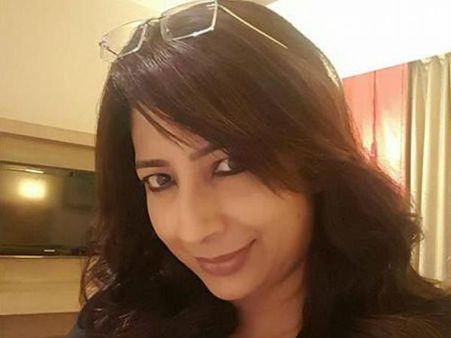 ലക്ഷ്മി നായര്‍ക്കെതിരെ കാവ്യ... നായർ കുട്ടി എന്തിന് ചോവന്‍ ചെക്കനോട് മിണ്ടി? മകന്റെ കാമുകിയുടെ ഭരണം