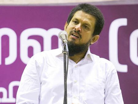 ഞാന്‍ മുങ്ങിനടക്കുകയല്ല.. മാധ്യമങ്ങള്‍ക്കെതിരെ ആഞ്ഞടിച്ച് പീസ് സ്‌കൂള്‍ എംഡി എംഎം അക്ബര്‍!