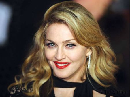 മഡോണ, എമ്മ, സ്‌കാര്‍ലെറ്റ്...ഹോളിവുഡ് നടിമാരുടെ നിര നീളുന്നു! പോരാട്ടം ട്രംപിനെതിരെ