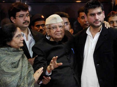 മകന് ബിജെപി സീറ്റ് നല്‍കി, എന്‍ഡി തിവാരി കോണ്‍ഗ്രസ് വിട്ട് ബിജെപിയിലേക്ക്