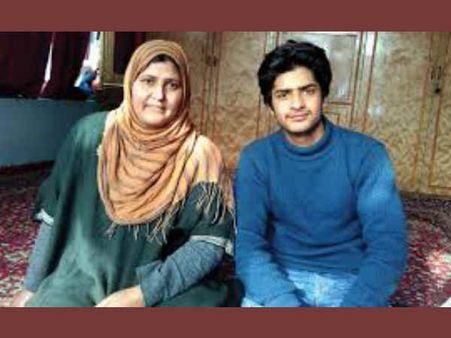 അഫ്സൽ ഗുരുവിന്റെ മകന് പത്താംക്ലാസ് പരീക്ഷയിൽ റാങ്ക്, അച്ഛന്റെ അനുഗ്രഹമെന്ന് ഗാലിബ് ഗുരു