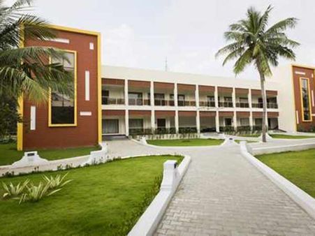 എംഎല്‍എമാര്‍ പോയ ശേഷം ഗോള്‍ഡന്‍ ബേ റിസോര്‍ട്ട് അടച്ചിട്ടു, സംഭവത്തിന് പിന്നില്‍ ദുരൂഹത!!