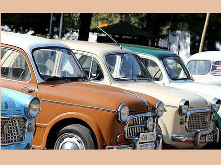 റോൾസ് റോയ്സ് ഉടമയുടെ സങ്കടം; കാർ റോഡിലിറക്കാൻ അനുമതി തേടി ഹരിത ട്രൈബ്യൂണലിന് മുന്പിൽ!!എന്താ കാര്യം ?