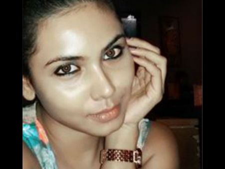 യുവനടി തൂങ്ങി മരിച്ച നിലയില്‍; പാതി അഴകിയ ശരീരത്തില്‍ മുറിപ്പാടുകളും???