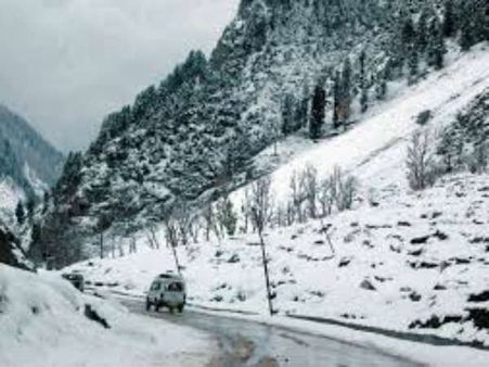 മഞ്ഞുവീഴ്ച ഭീഷണിയില്‍ ഉത്തരാഖണ്ഡ്, തിരഞ്ഞെടുപ്പ് ഐസാവുമോ ?