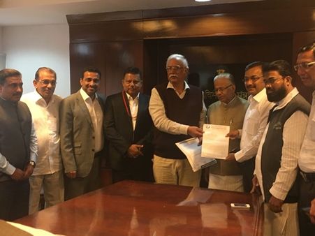 കരിപ്പൂര്‍ പ്രശ്‌ന പരിഹാര നടപടികള്‍ ഉടനെന്ന് കേന്ദ്ര വ്യോമയാന മന്ത്രിയുടെ ഉറപ്പ്