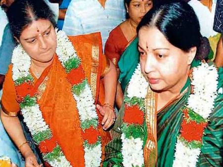 29-ാം വയസ്സില്‍ തുടങ്ങി...ജയലളിത 7,402, ശശികല 7403; എന്താണ് ഈ കണക്കുകള്‍? പിരിഞ്ഞുവീണ രണ്ടിലകള്‍