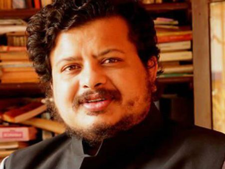 ആപ്പിൾ വാച്ചും, മോണ്ട് ബ്ലാങ്ക് പേനയും!!! ചോദിച്ചതിന് തൊഴിലാളി പാർട്ടിയുടെ നേതാവ് പണി തെറിപ്പിച്ചു!!