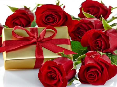 വാലന്റൈന്‍സ്; പ്രണയം പരസ്പരം ടാറ്റൂവാക്കി പ്രണയിനികള്‍; റോസിന് വില 500 രൂപവരെ