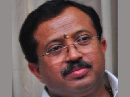 നിരാഹാര സമരത്തിനിടെ മുരളീധരന്‍ ഭക്ഷണം കഴിക്കാന്‍ പോയോ.. പിഎം മനോജ് പറയുന്നതെന്ത്.. പൊങ്കാല!