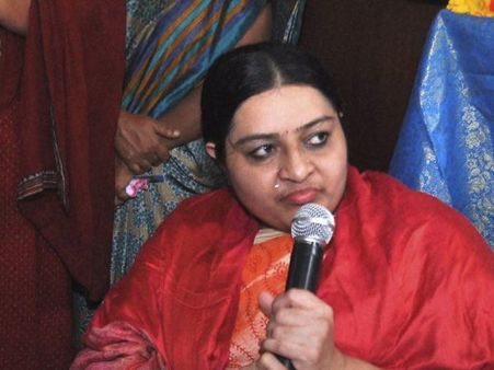 അമ്മയുടെ ജന്മദിനത്തില്‍ ദീപയുടെ പുതിയ സംഘടന;'എംജിആര്‍ അമ്മ ദീപ പേരവൈ'...തിരഞ്ഞെടുപ്പില്‍ മത്സരിക്കും