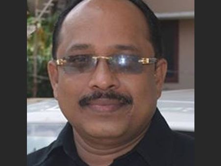 കൊടി സുനി അളിയനാണോ.. ഉളുപ്പുണ്ടോ പിഎം മനോജേ.. സിപിഎം നേതാവിന് ഫേസ്ബുക്കില്‍ പൊങ്കാലയും തെറിവിളിയും!!