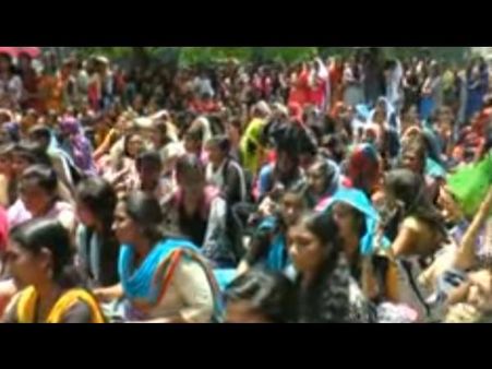 ലെഗ്ഗിങ്‌സ് ധരിയ്ക്കരുത്, ആണ്‍കുട്ടികളും പെണ്‍കുട്ടികളും ഒന്നിച്ചിരിയ്ക്കരുത് !!!