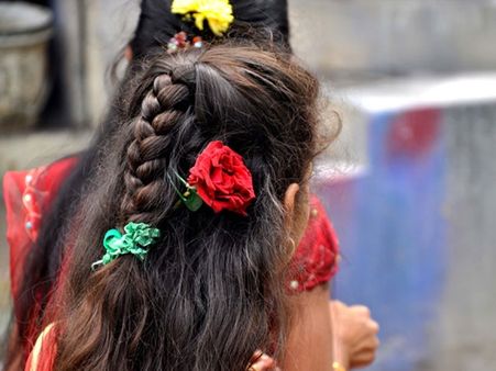 പെണ്‍മക്കള്‍ക്ക് കാമുകന്മാരുണ്ടെന്ന് സംശയം; അച്ഛനും അമ്മയും ചേര്‍ന്ന് കനാലില്‍ വലിച്ചെറിഞ്ഞു