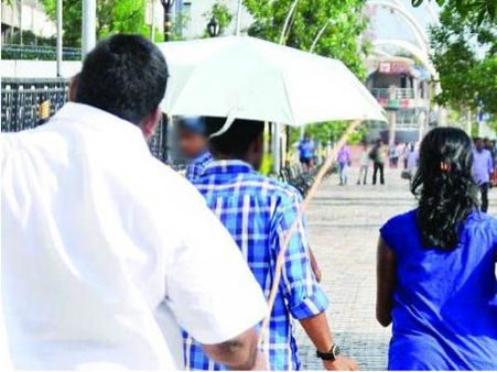 കൊച്ചിയിലെ സദാചാരം; ഓടിരക്ഷപ്പെട്ടത് സ്‌കൂള്‍ കട്ട് ചെയ്ത 16കാരിയും കാമുകനും,ആര്‍ക്കും പരാതിയില്ല...