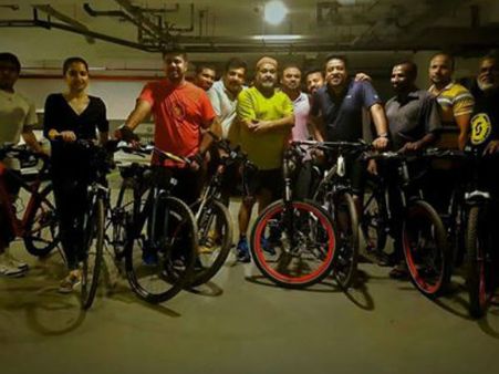 സൈക്കിള്‍ ചവിട്ടല്‍ മോഹന്‍ലാലിന്റെ വീക്ക്‌നെസ്സ് ആണോ? കണ്ടാല്‍ വീണ്ടും ഞെട്ടും