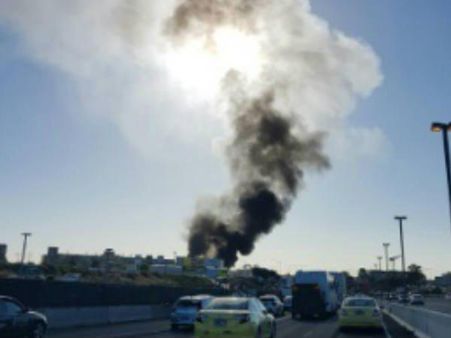 വിമാനം കത്തിയമര്‍ന്നു..!! യാത്രക്കാര്‍ നൂറ്റിനാല്‍പ്പത്തിയൊന്നു പേര്‍..!! ഞെട്ടിക്കുന്ന വീഡിയോ..!!