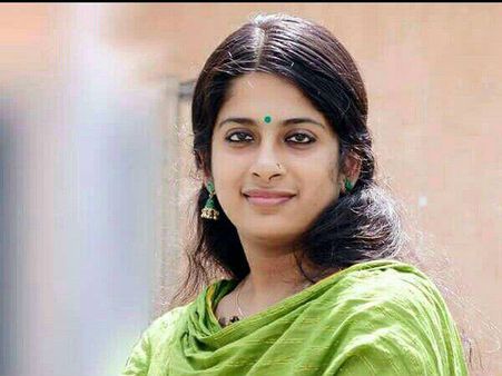 കൊല്ലും.. റേപ്പ് പഠിപ്പിക്കും... അപർണയ്ക്കും പി ഗീതയ്ക്കും സദാചാര നാട്ടുക്കൂട്ടത്തിന്റ ഊരുവിലക്ക്..!