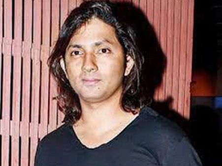 യോഗി ആദിത്യനാഥിനോട് കളിക്കരുത്...!!! അപമാനിച്ച ബോളിവുഡ് സംവിധായകൻ മാപ്പ് പറഞ്ഞു