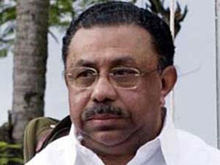 ആര്‍ത്തവ സമയത്ത് ക്ഷേത്രത്തില്‍ പോകരുത്,വീട്ടിലിരിക്കണമെന്ന് ഹസന്‍!നേതാവിനെ പൊരിച്ച് പെണ്‍കുട്ടി