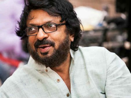 'പത്മാവതി' സൈറ്റില്‍ തീവെപ്പും ആക്രമണവും; സഞ്ജയ് ലീലാ ബെന്‍സാലി സുരക്ഷിതന്‍!!