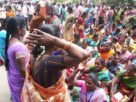 മൂന്നാറില്‍ സമരപ്പന്തല്‍ പൊളിച്ചുമാറ്റാന്‍ ശ്രമം!! പിന്നില്‍ അവരെന്ന്....ഒടുവില്‍ സംഭവിച്ചത്....