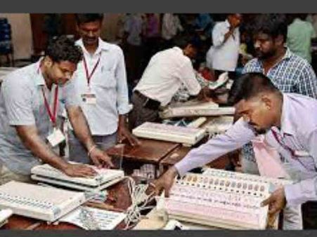 ആർ കെ നഗർ തെരഞ്ഞെടുപ്പ് കമ്മീഷന്റെ 'കസ്റ്റഡിയിൽ'!!! എല്ലാ ഉദ്യോഗസ്ഥർക്കും സ്ഥലം മാറ്റം